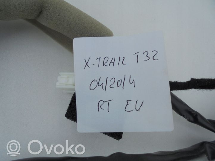 Nissan X-Trail T32 Wiązka przewodów drzwi tylnych 241264CE0A