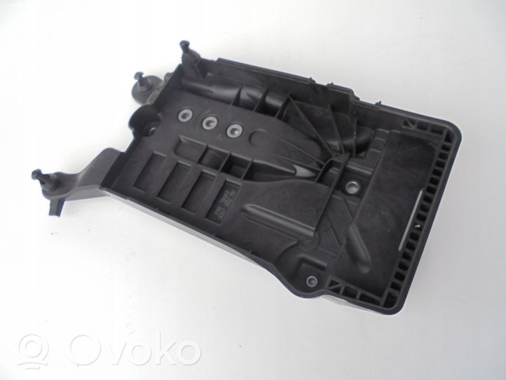 Volkswagen Polo VI AW Battery tray 