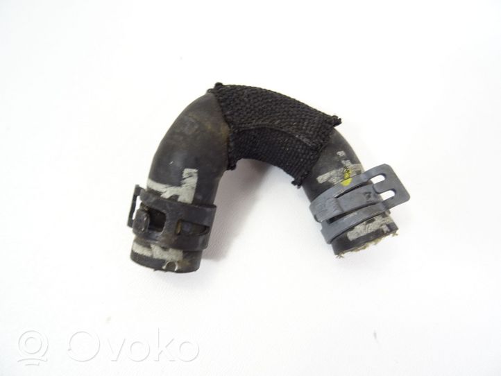 Audi Q3 8U Tubo flessibile del liquido di raffreddamento del motore 04L121058Q