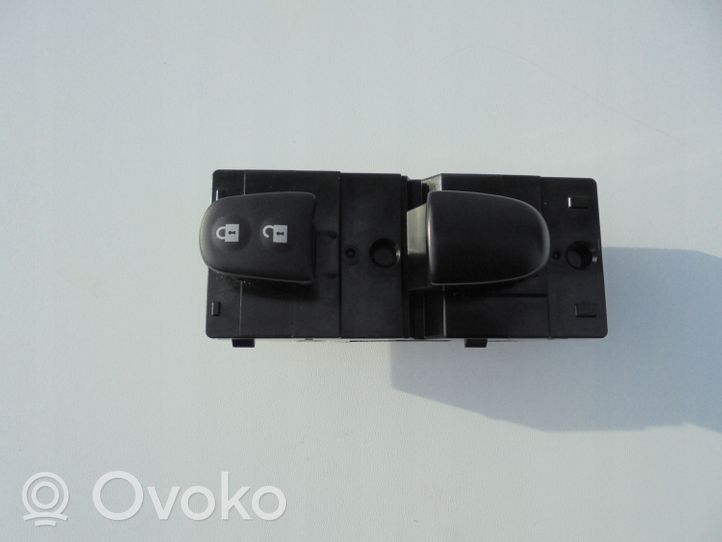 Nissan Micra K14 Electric window control switch 