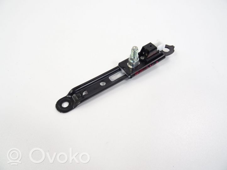 Toyota RAV 4 (XA50) Rail de réglage hauteur de ceinture de sécurité E56300