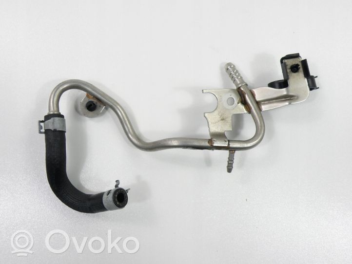 Skoda Rapid (NH) Tuyau d'alimentation conduite de carburant 04B201360