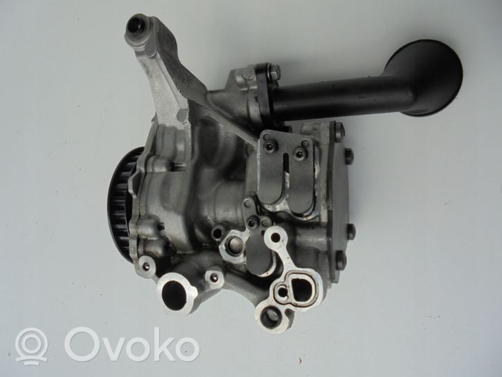 Volkswagen Golf VII Pompe à huile 04L145208T