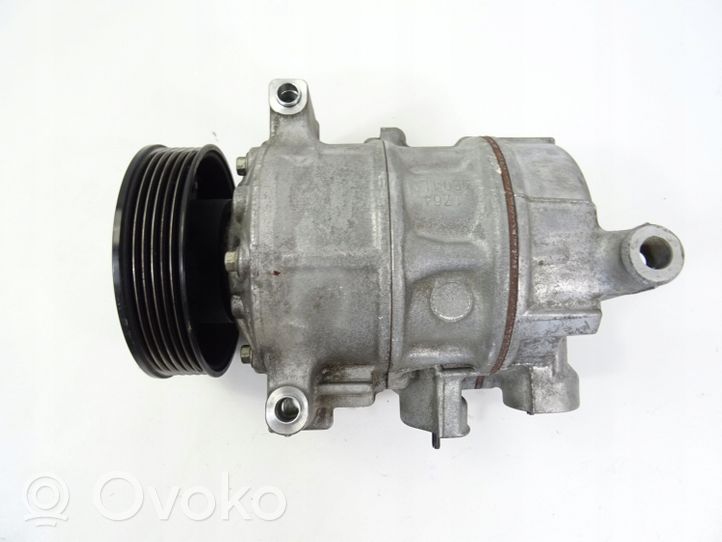 Volkswagen Touran III Compresor (bomba) del aire acondicionado (A/C)) 5Q0816803C