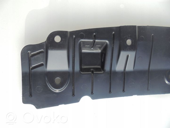 Toyota Yaris Osłona pod zderzak przedni / Absorber 532890D060