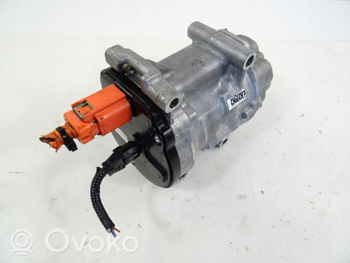 Toyota Yaris XP210 Ilmastointilaitteen kompressorin pumppu (A/C) 042400-0740