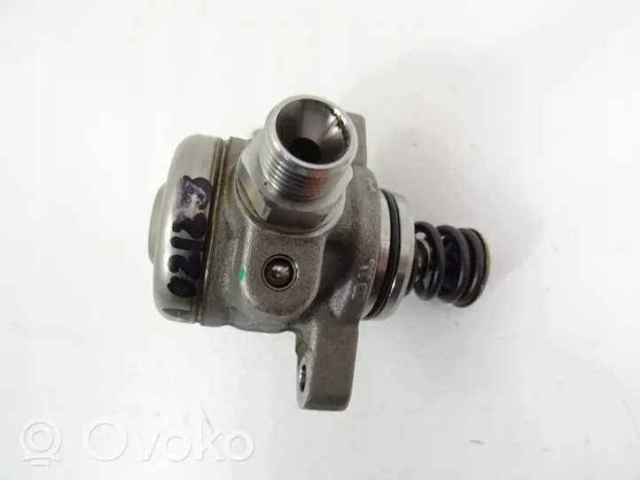 Skoda Scala Pompe d'injection de carburant à haute pression 04E127027N