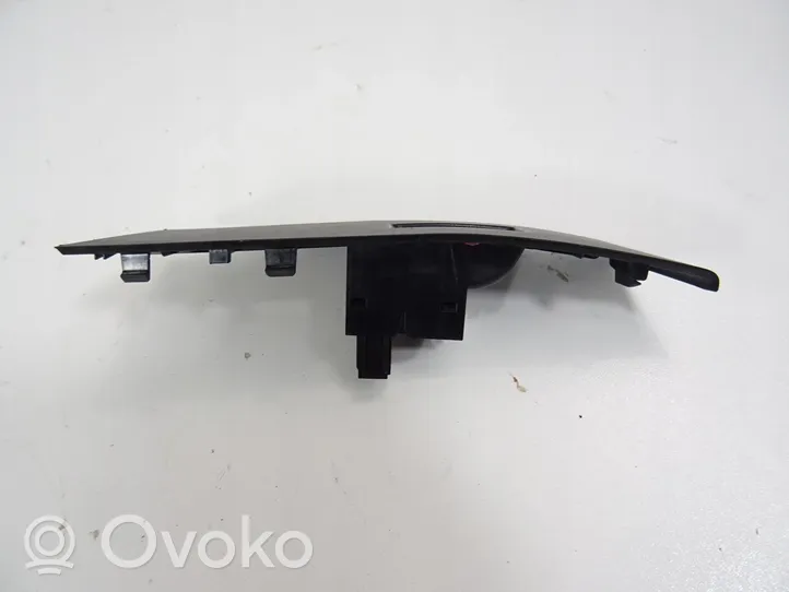 Seat Arona Stiklo kėbule (fortkės) jungtukas 5G0959855P