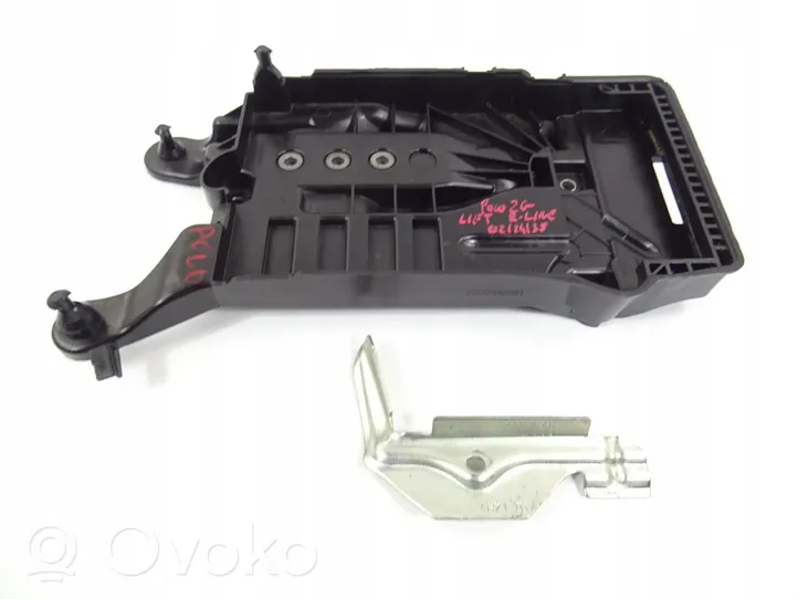 Volkswagen Polo VI AW Support boîte de batterie 2Q0915331