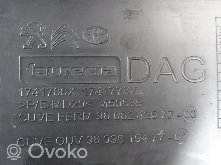 Toyota Proace Daiktadėžė 9809819477