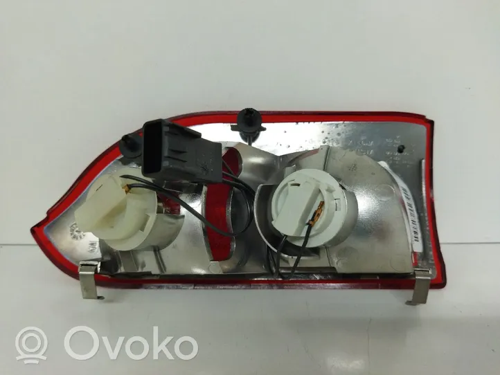 Opel Insignia A Lampy tylnej klapy bagażnika 