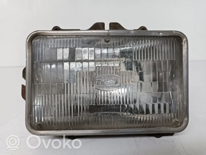 Nissan PickUp Y720 Headlight/headlamp 