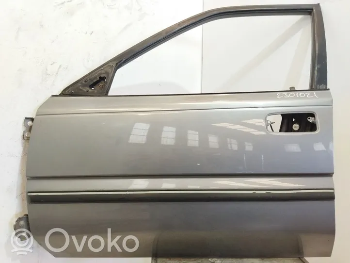 Toyota Corolla E90 Priekinės durys 