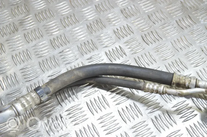 Opel Zafira B Air conditioning (A/C) pipe/hose 