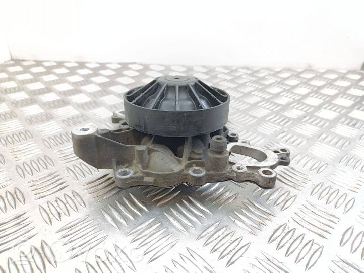 Mercedes-Benz E W212 Water pump A2762010701