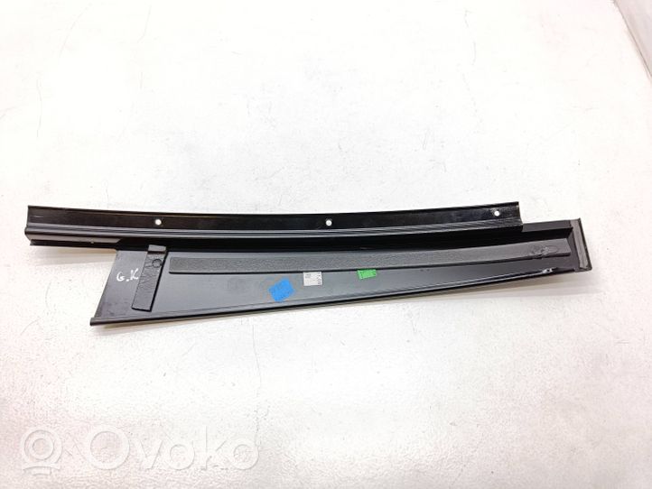 Mercedes-Benz C W204 Rivestimento modanatura del vetro della portiera posteriore A2046900387