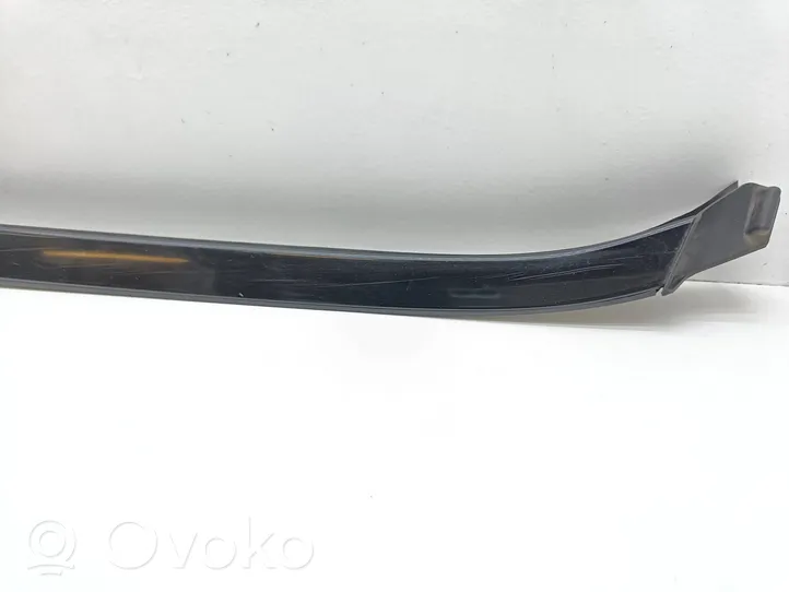 Mercedes-Benz E C207 W207 Rivestimento parabrezza A2076900462