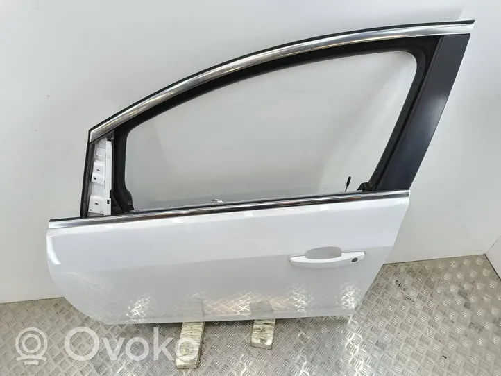 Opel Astra J Front door 13270676