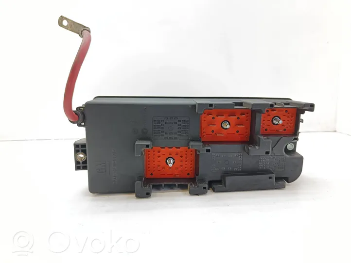 Opel Vectra C Fuse module 13144709