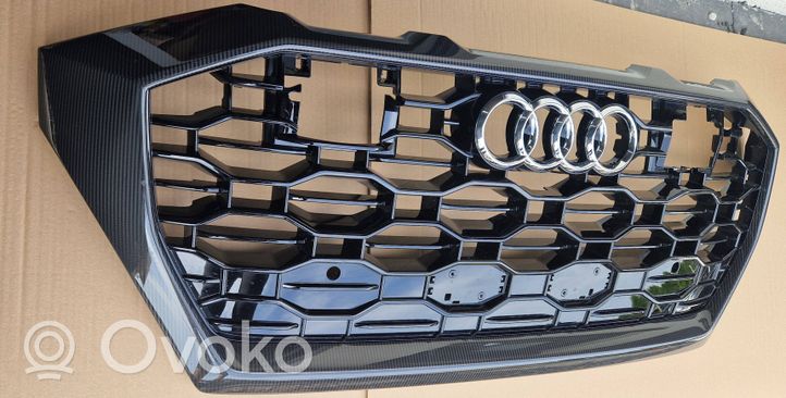 Audi RS Q8 Grille calandre supérieure de pare-chocs avant 4M8853651