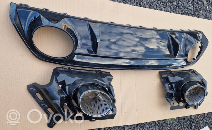 Audi RS3 8Y Rivestimento della parte inferiore del paraurti posteriore 8Y0807521