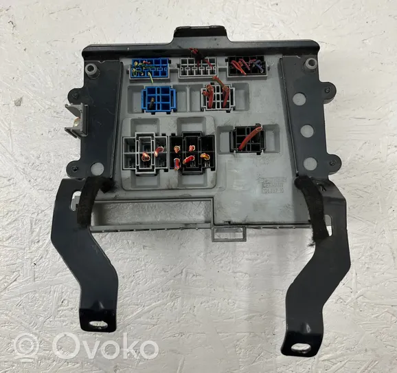 BMW 3 E90 E91 Module de fusibles B010098700