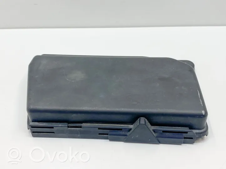 Mercedes-Benz SL R230 Tapa de caja de fusibles 2305400082