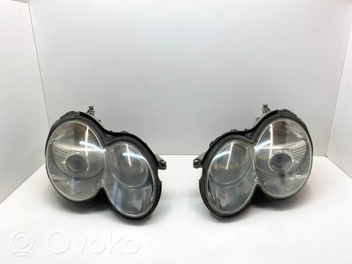 Mercedes-Benz SL R230 Lampa przednia A2308207661