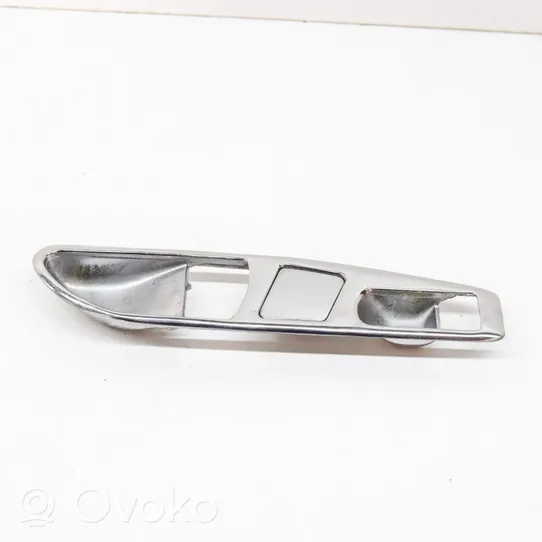 Mercedes-Benz SL R107 Maniglia interna per portiera anteriore A1077660511