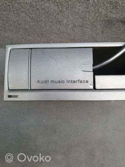 Audi A6 Allroad C6 Console centrale, commande de multimédia l'unité principale 4E0035785