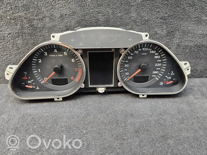 Audi A6 S6 C6 4F Spidometras (prietaisų skydelis) 4F0920931T