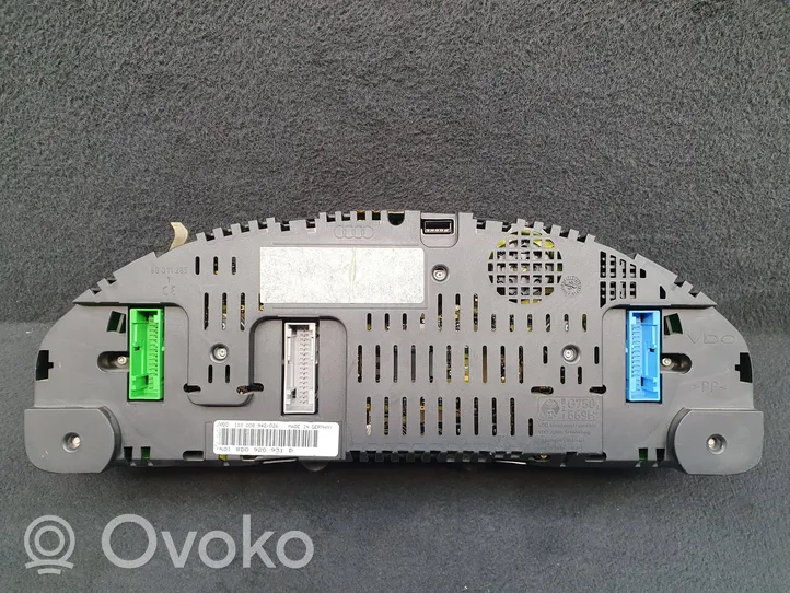 Audi A4 S4 B5 8D Tachimetro (quadro strumenti) 8D0920931D