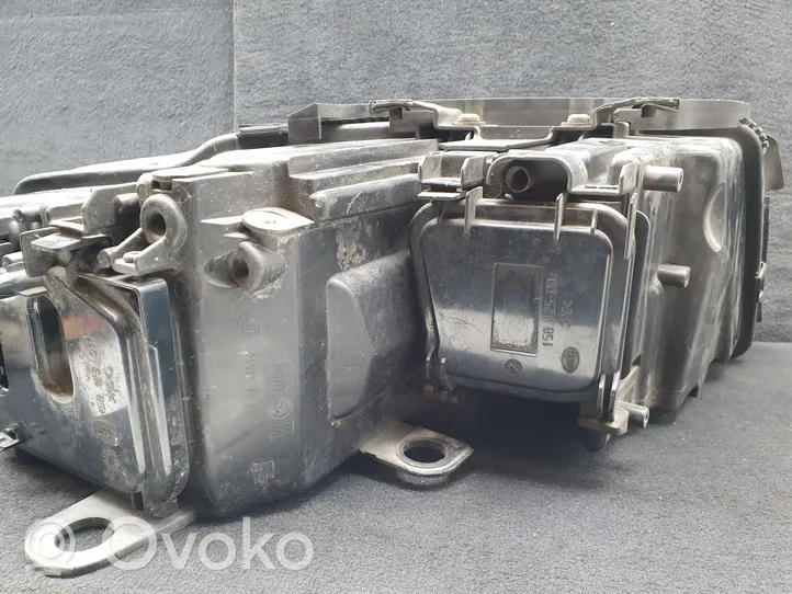 Audi A8 S8 D3 4E Lampa przednia 4E0941029CG