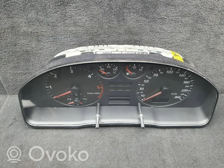 Audi A4 S4 B5 8D Tachimetro (quadro strumenti) 8D0919861F