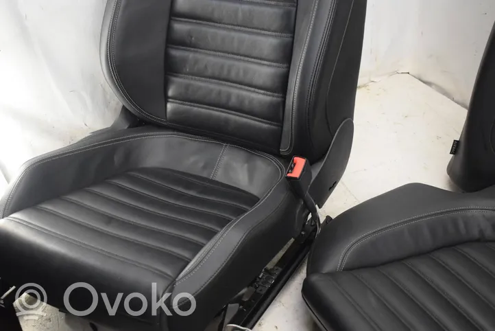 Volkswagen PASSAT CC Juego interior 