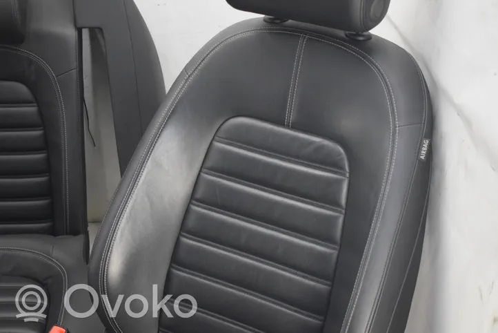 Volkswagen PASSAT CC Комплект салона komplektas 