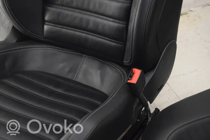 Volkswagen PASSAT CC Juego interior 