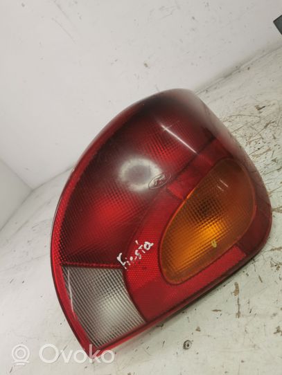 Ford Fiesta Lampa tylna 