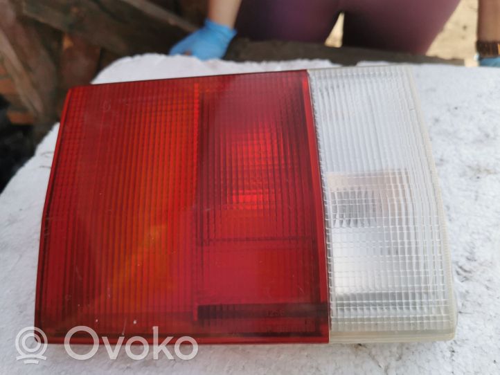 Audi 80 90 S2 B4 Lampy tylnej klapy bagażnika 