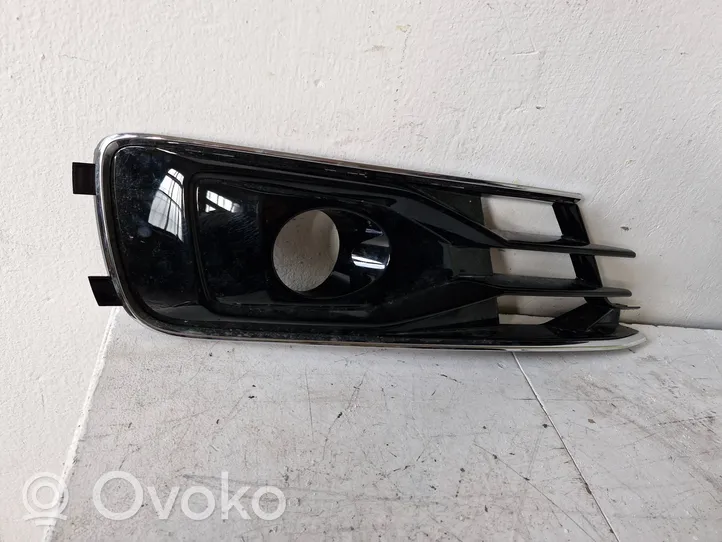 Audi A6 S6 C7 4G Priešrūkinio žibinto apdaila/ grotelės 4g0807682