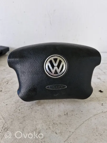 Volkswagen PASSAT B5 Steering wheel airbag 3B0880201AE