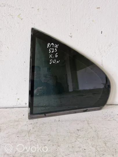 BMW 5 E39 Rear vent window glass 43R000981