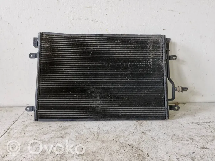 Audi A4 S4 B6 8E 8H Gaisa kondicioniera dzeses radiators 