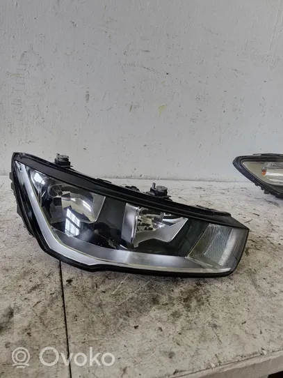 Audi S1 Lampa przednia 8xa941004