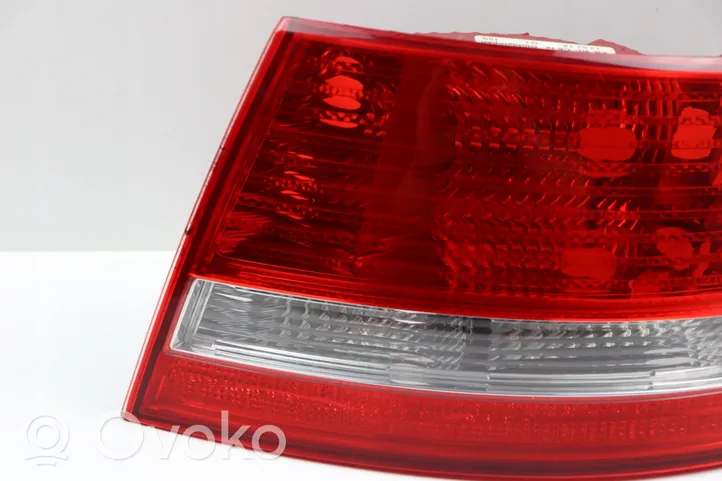 Audi A6 S6 C6 4F Aizmugurējais lukturis virsbūvē 