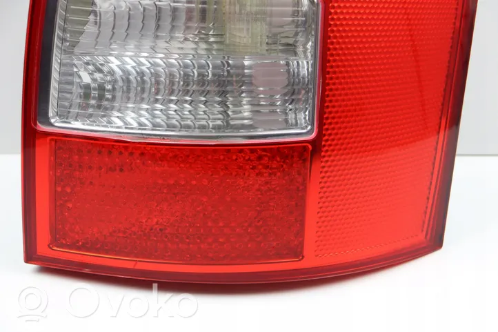 Audi A4 S4 B6 8E 8H Lampa tylna 8E9945096