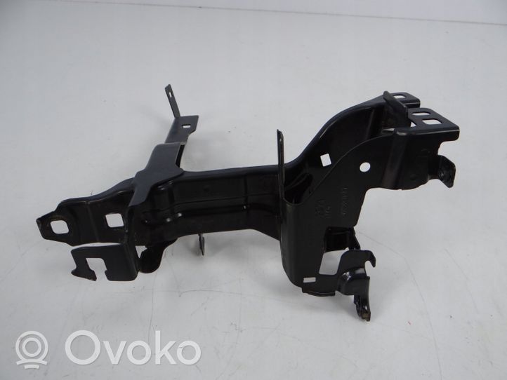 BMW M4 G82 G83 Staffa di montaggio del radiatore 17023811