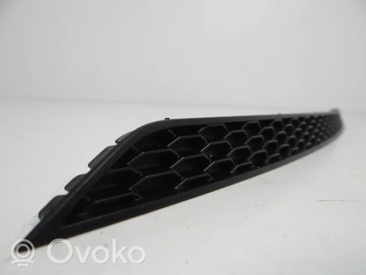 Audi A5 Ventilācijas režģis 8W6807823