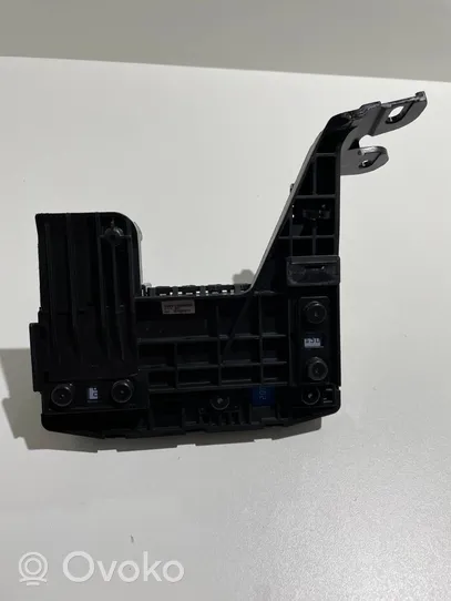 Mercedes-Benz GL X166 Module de fusibles A1665402950