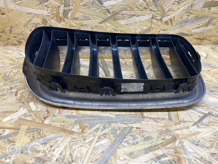 BMW X5 F15 Maskownica / Grill / Atrapa górna chłodnicy 7316075